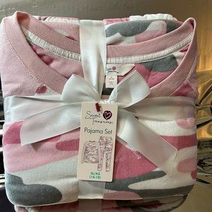 Secret Treasures Women’s Super-Soft Velour Pajama Set